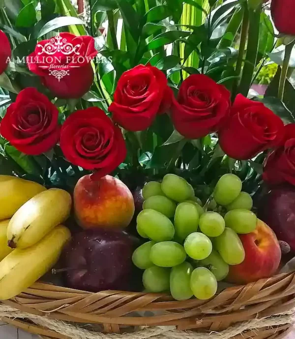 arreglo-alcatraces-con-fruta-rosas