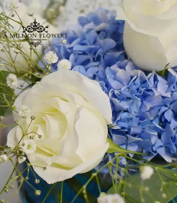 arreglo-floral-pecera-blue-rosas