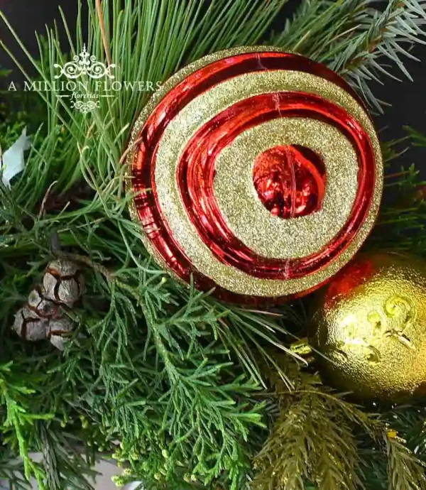 diseno-floral-aro-navideño-esferas